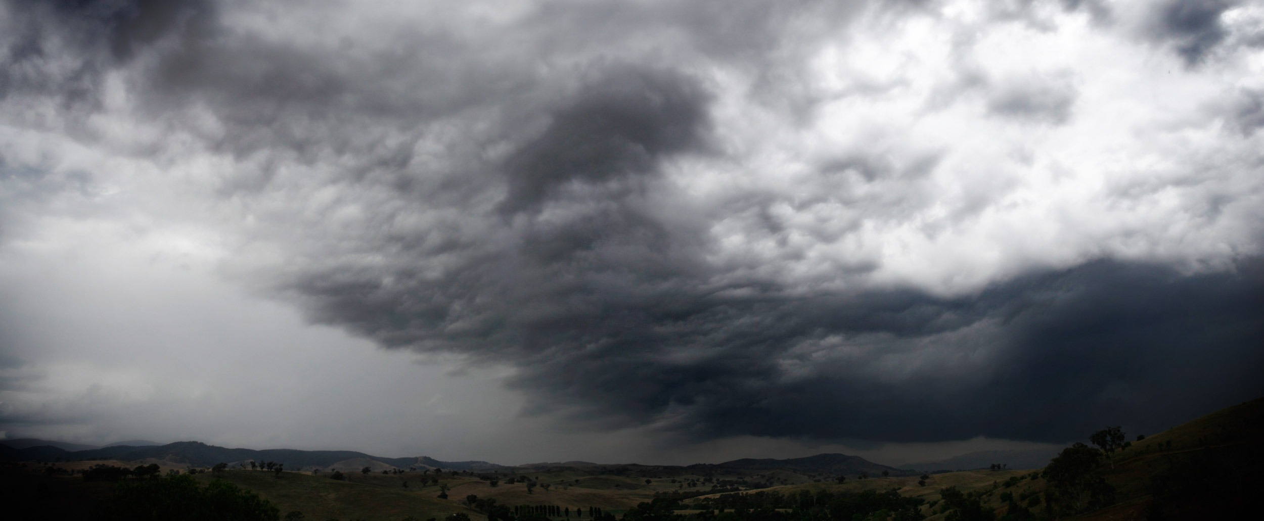 Storm_clouds_over_swifts_creek